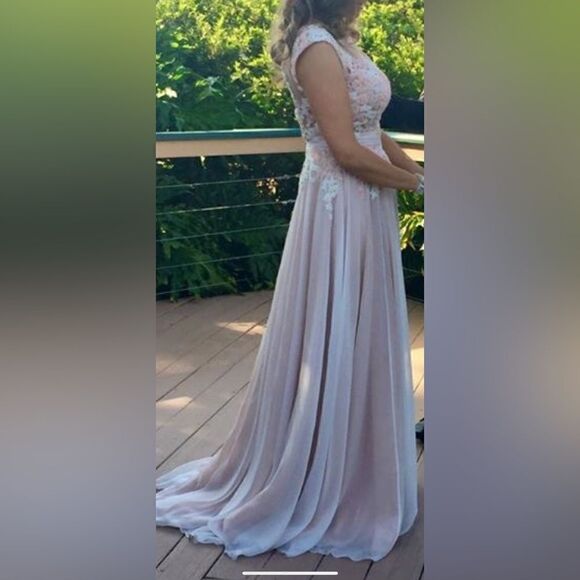 Mac Duggal embellished illusion cap sleeve a line Gown 8 Floral Beaded Dress - Picture 6 of 8